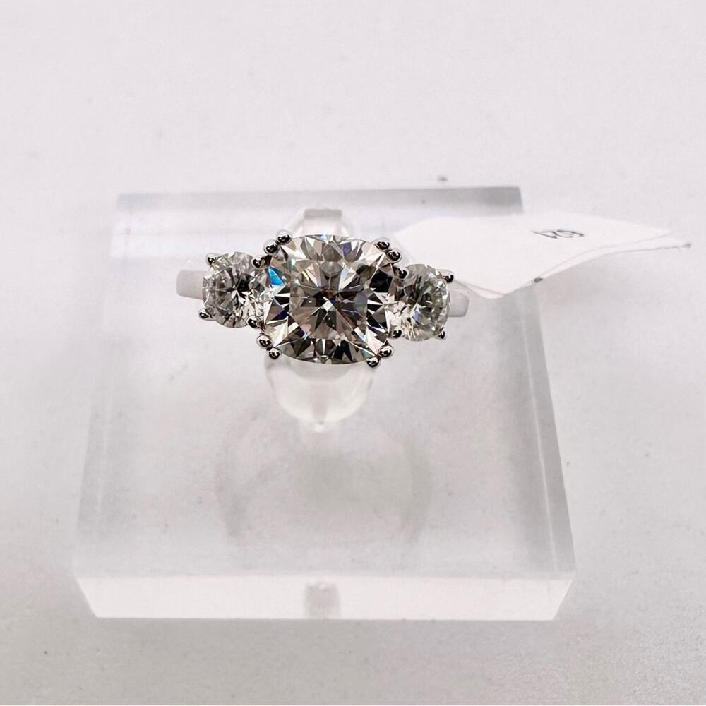 Cushion Cut Moissanite Ring 3 Stone Trilogy Engagement Wedding GRA 18K 925